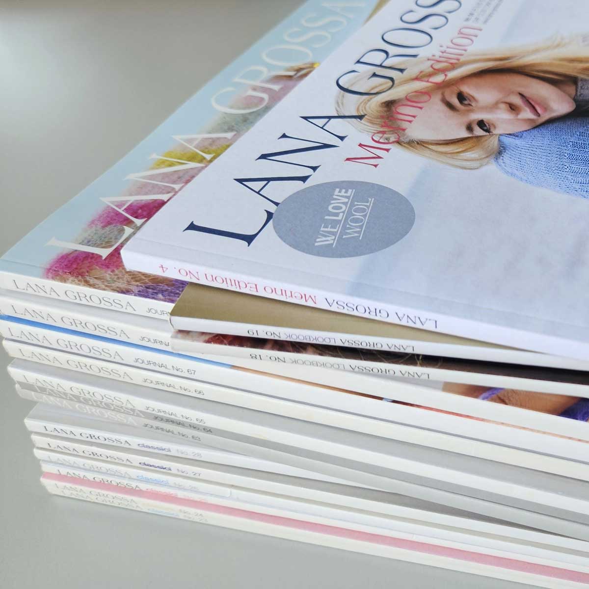 Stapel Zeitschriften von Lana Grossa