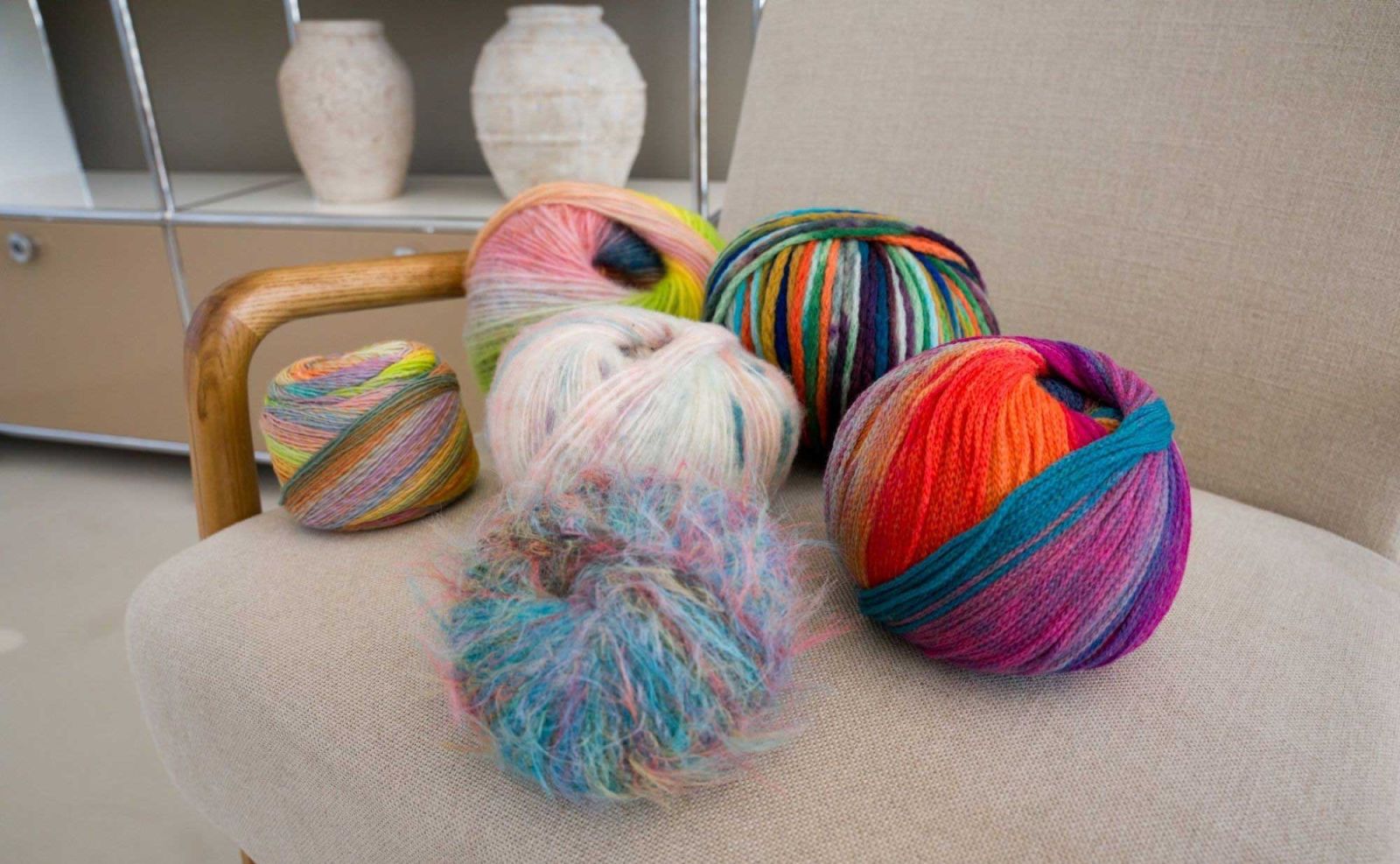 hw 26 bunte garne in unterschiedlichen wollstrukturen